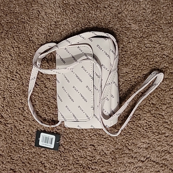 NWT Kendall & Kylie crossbody bag NWT Kendall & Kylie crossbody bag NWT … - Picture 9 of 17